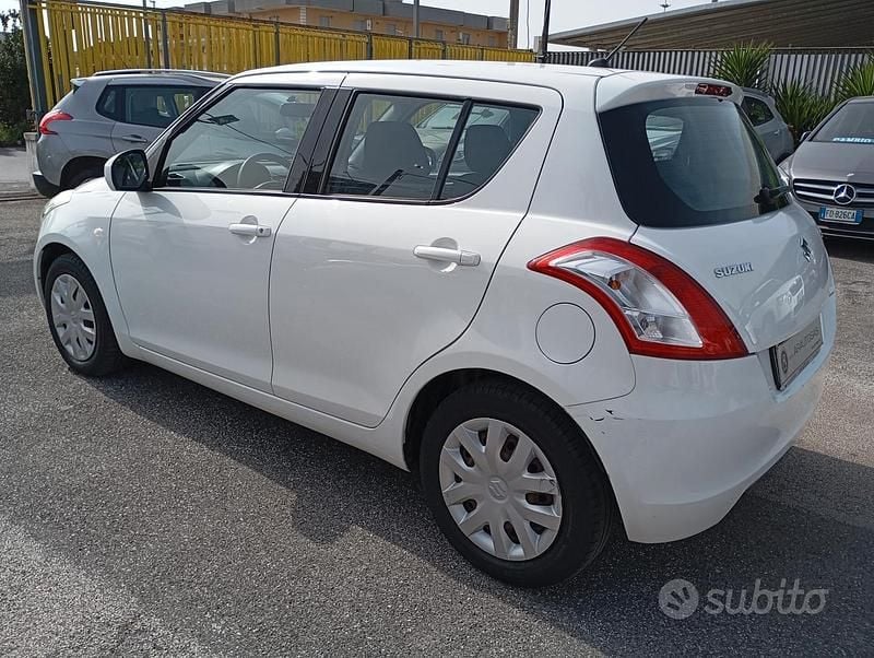 Usata Suzuki Swift GL 93 CV (68 kW) 2011 Bianco Utilitaria