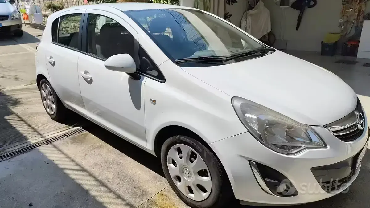 Usata Opel Corsa 85 CV (62 kW) 2012 Bianco Utilitaria