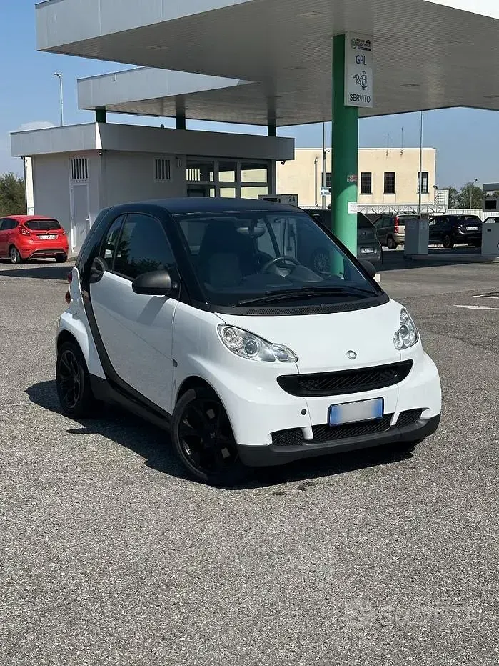 Usata Smart ForTwo Coupé 61 CV (44 kW) 2010 Bianco Coupé
