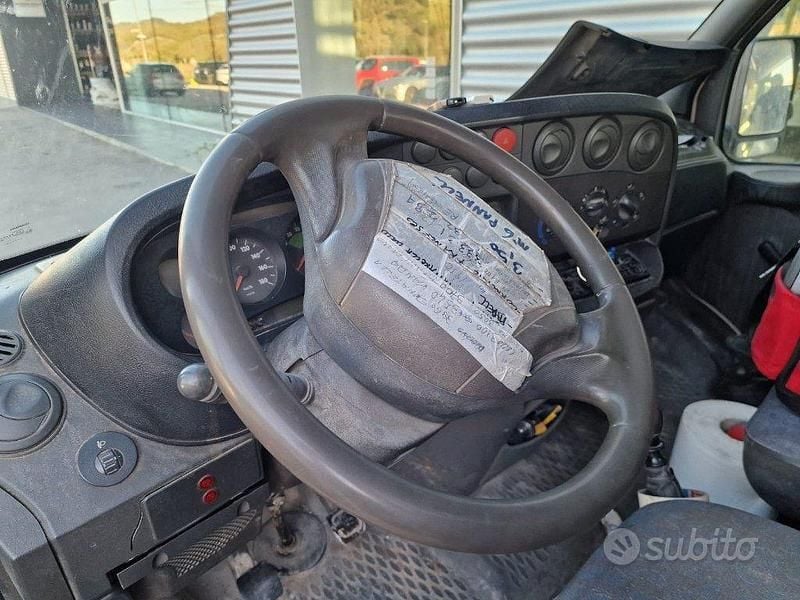 Usata Iveco Daily 125 CV (91 kW) 2004 Bianco