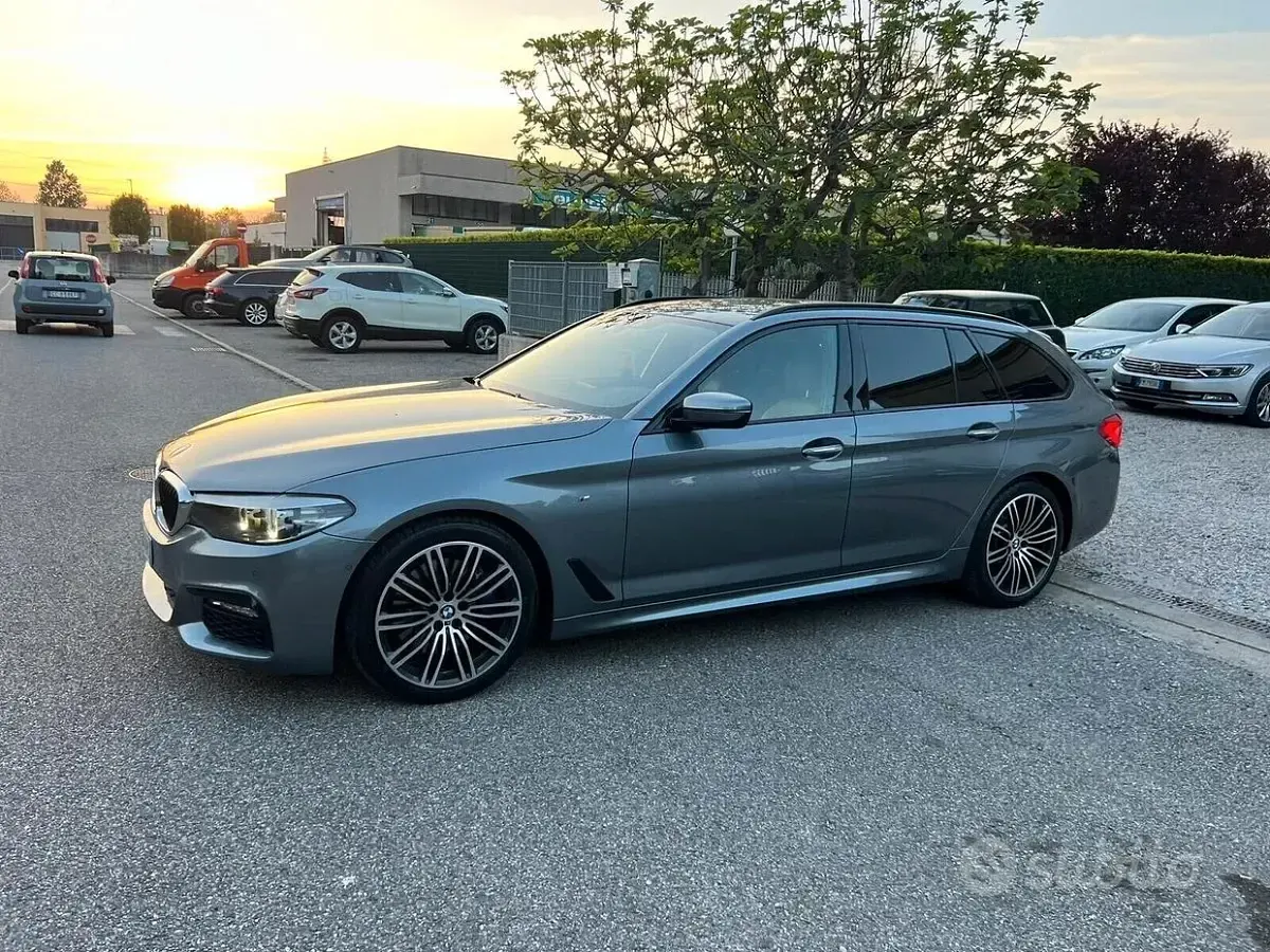 Usado BMW 530 M Sport 249 HP (183 kW) 2020 Cinzento Carrinha
