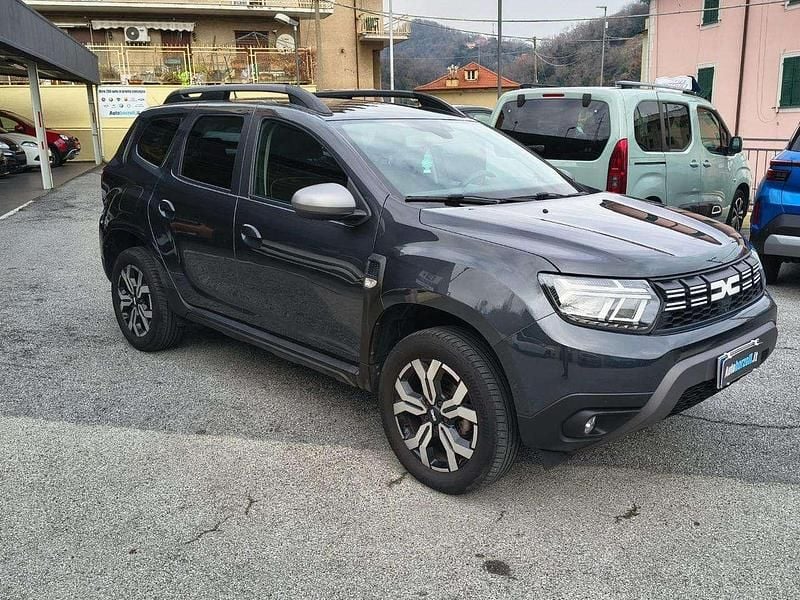 Usata Dacia Duster Journey 101 CV (74 kW) 2023 Grigio scuro metallizzato SUV
