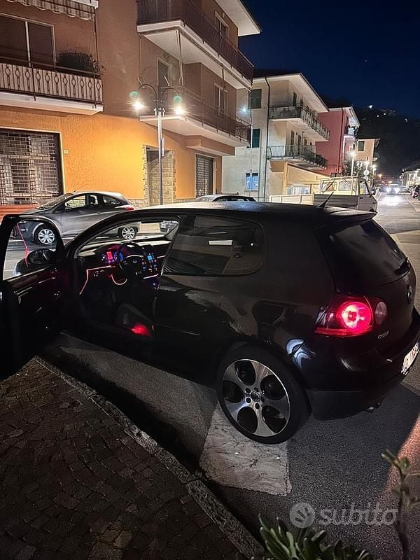 Nero Usata 2007 VW Golf V GTD Tre volumi | 4798 € (Molto cara) - Immagine 1/4