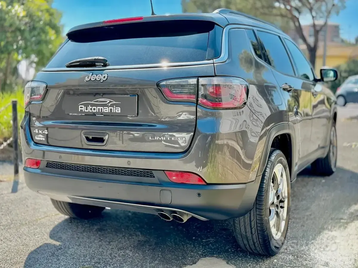 Usata Jeep Compass Limited 140 CV (102 kW) 2018 Grigio SUV
