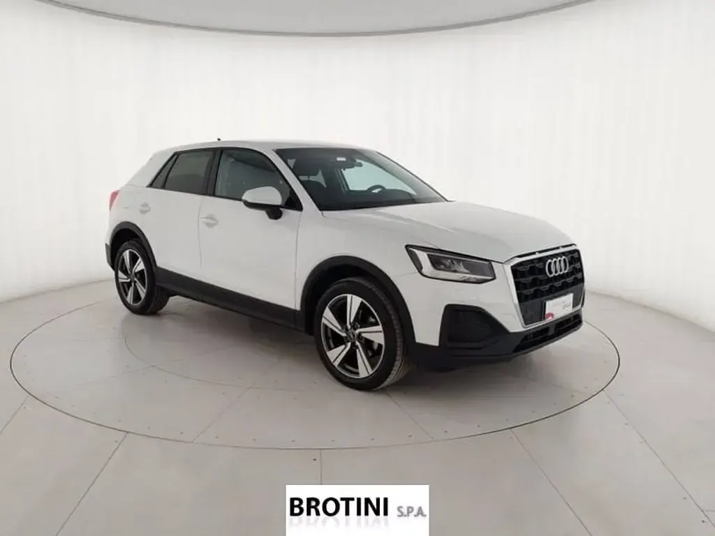 Usata Audi Q2 Advanced 150 CV (110 kW) 2023 Bianco metallizzato SUV