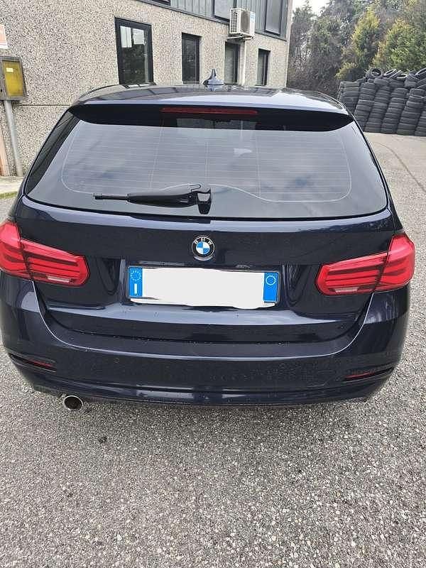 Usata BMW 318 150 CV (110 kW) 2015 Blu/azzurro Station wagon