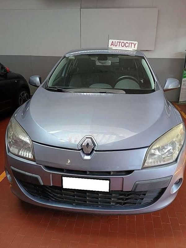 Usata Renault Mégane Dynamique 110 CV (80 kW) 2009 Argento Berlina