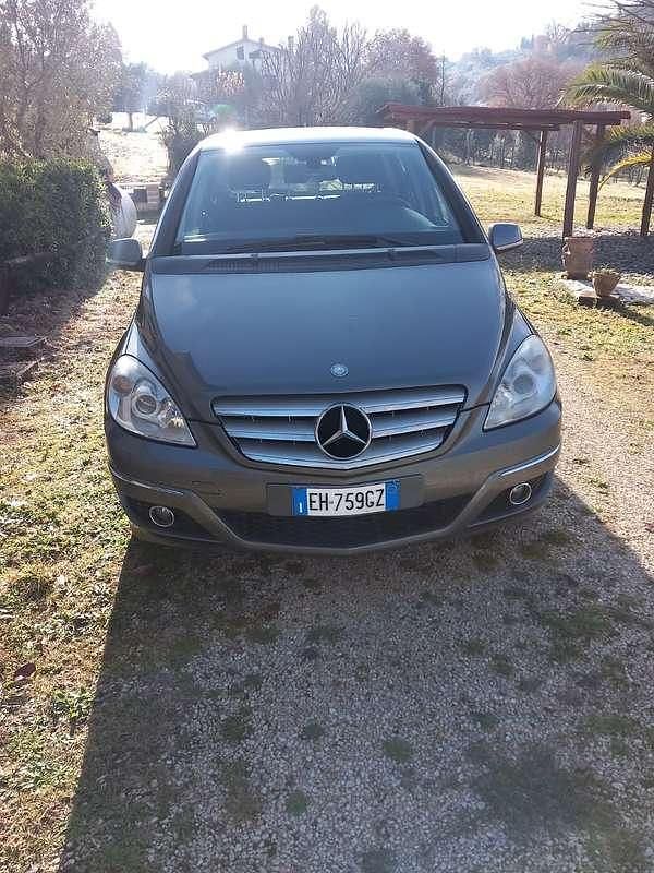 Occasion Mercedes B180 Executive 109 PK (80 kW) 2011 Grijs MPV