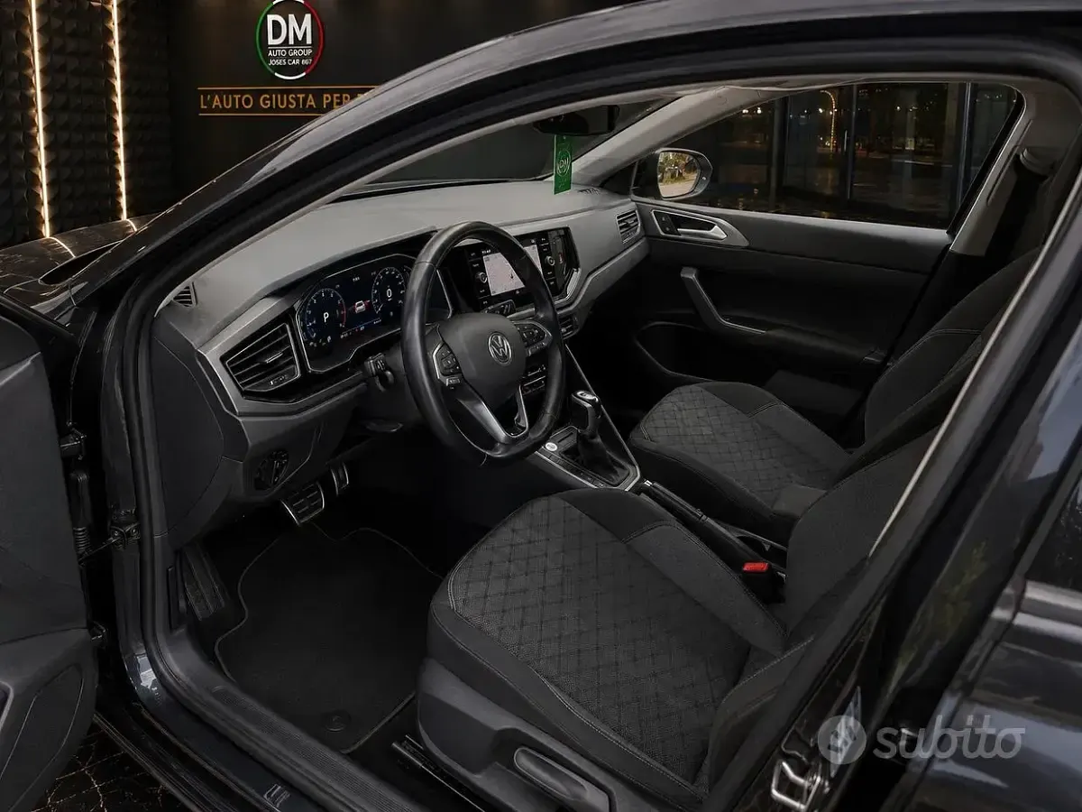 Usata VW Taigo R-line 115 CV (84 kW) 2024 Grigio scuro SUV