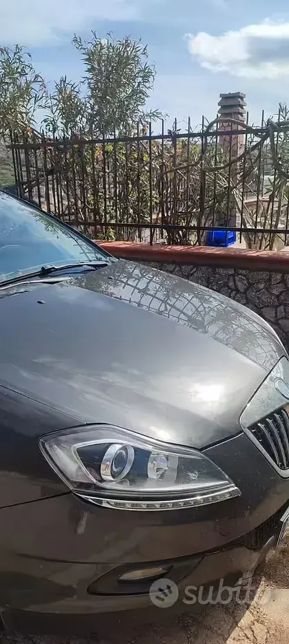 Usata Lancia Delta 120 CV (88 kW) 2012 Grigio Utilitaria