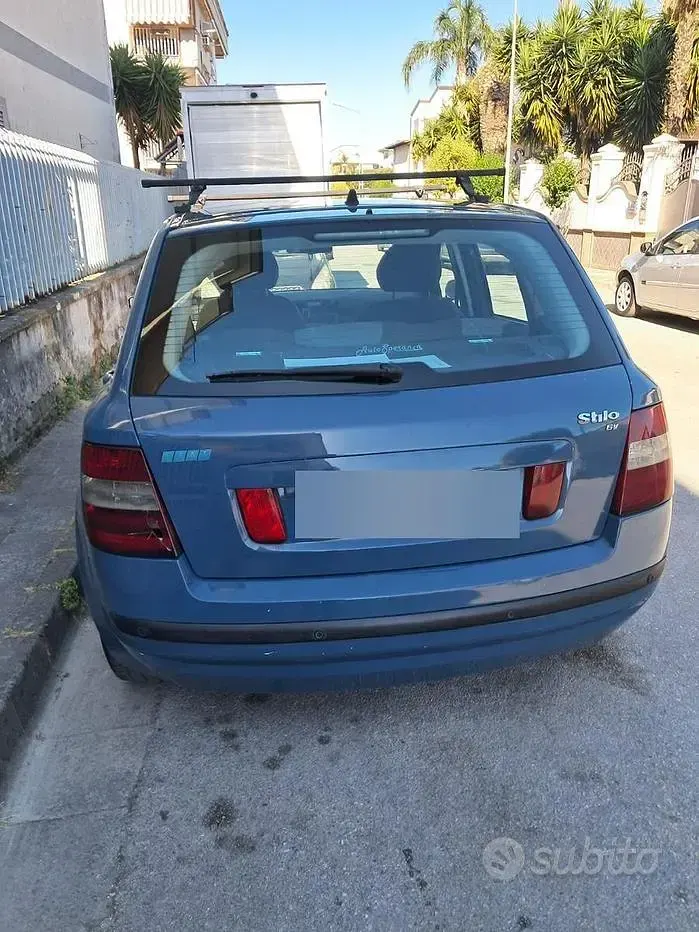 Usata Fiat Stilo 103 CV (75 kW) 2002 Bluazzurro Berlina