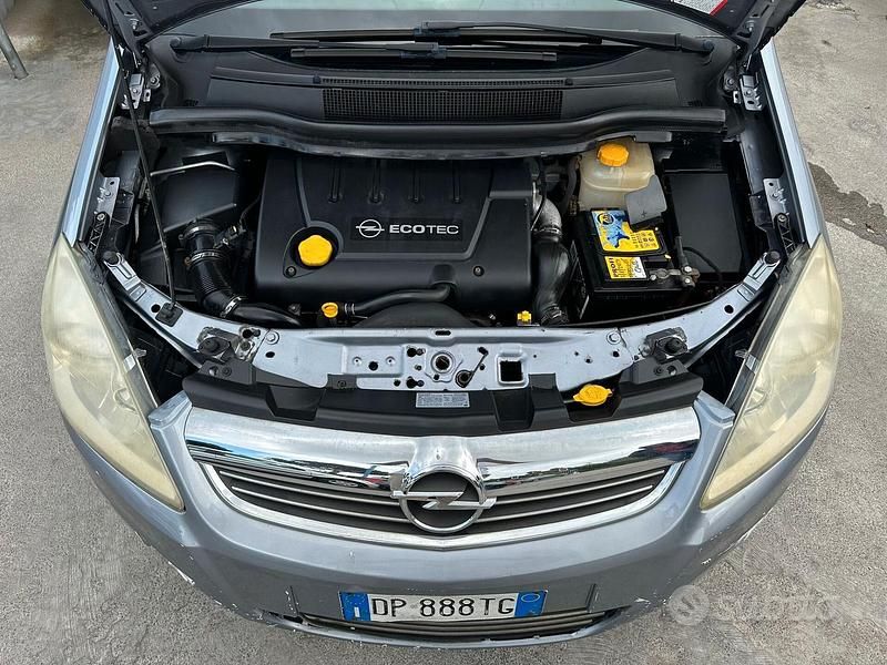 Usata Opel Zafira Cosmo 120 CV (88 kW) 2008 Grigio Monovolume