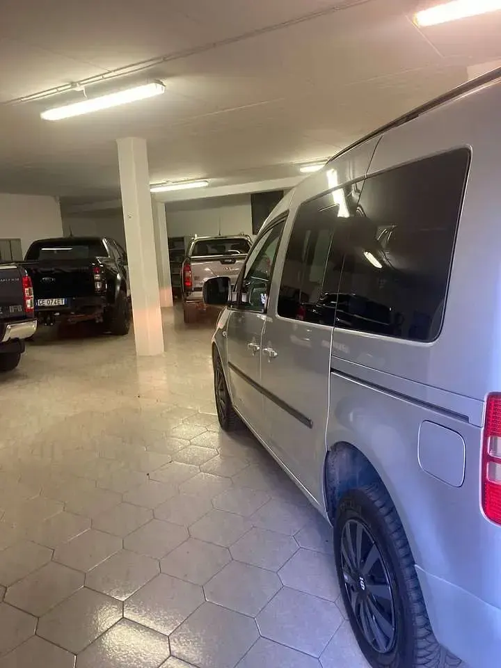 Usata VW Caddy Highline 110 CV (80 kW) 2013 Argento Monovolume