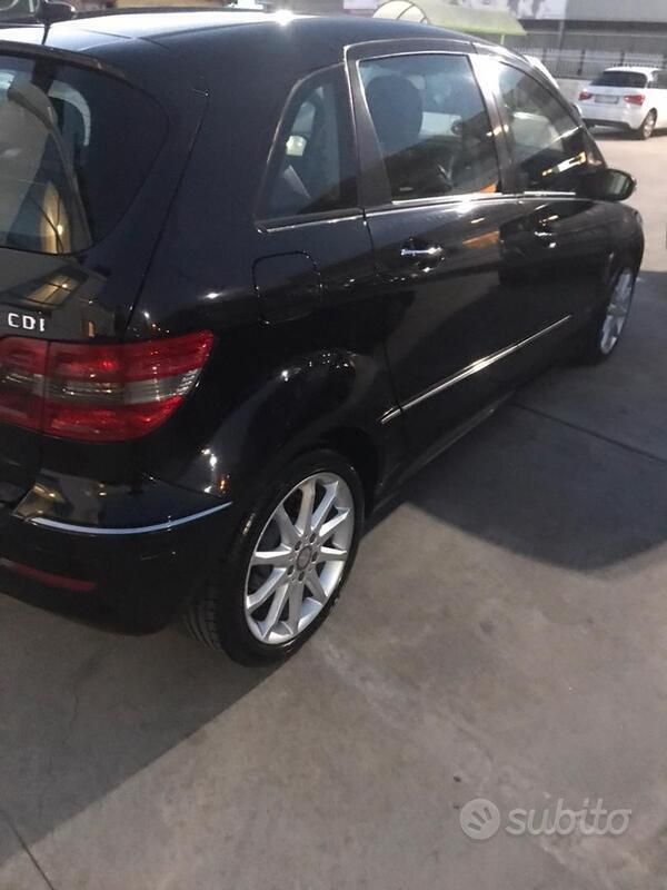 Usata 2006 Mercedes B180 Monovolume | 3100 € (Buon prezzo) - Immagine 1/1