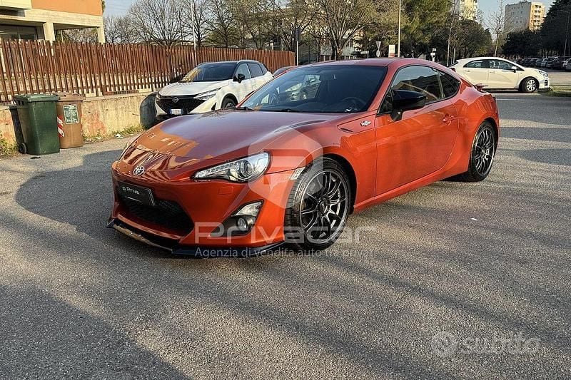 Usata Toyota GT86 GT 200 CV (147 kW) 2013 Arancione Coupé