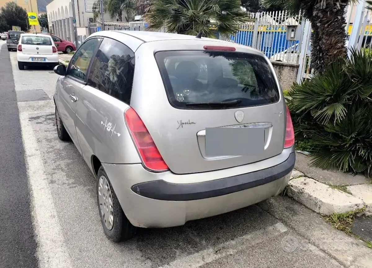 Usata Lancia Ypsilon 69 CV (50 kW) 2006 Grigio Utilitaria