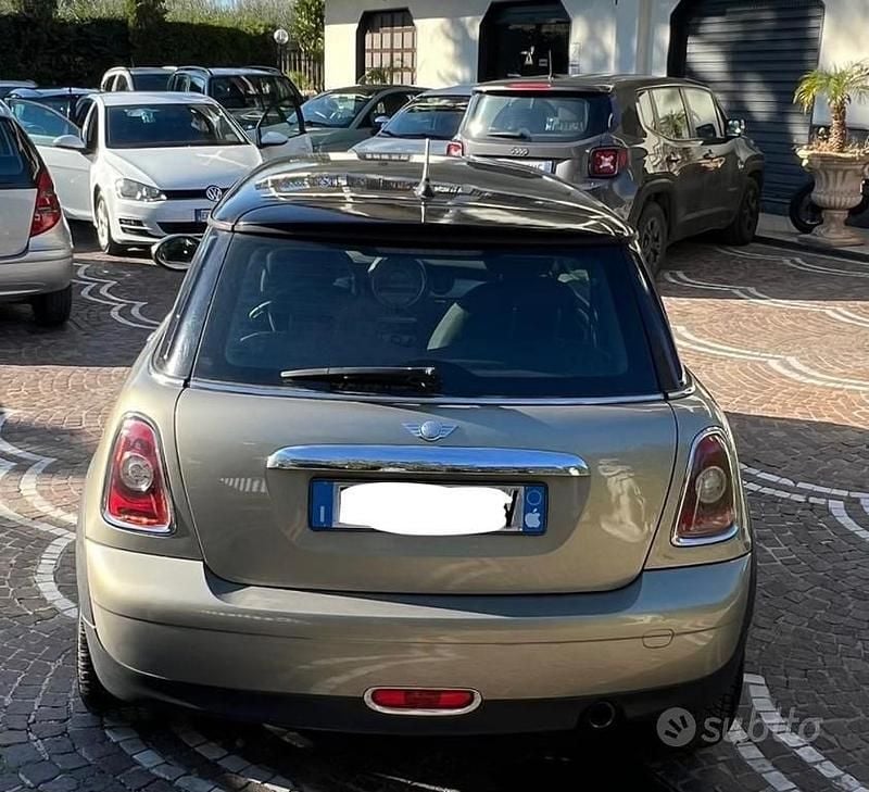 Usata Mini Cooper D Chili 110 CV (80 kW) 2009 Oro Utilitaria