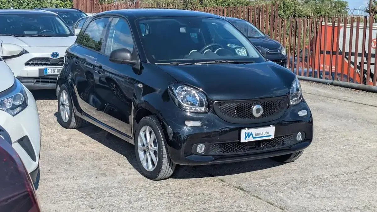 Usata Smart ForFour 71 CV (52 kW) 2018 Nero Utilitaria