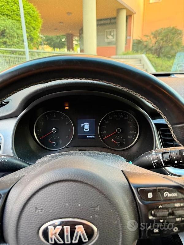 Usata Kia Stonic Style 97 CV (71 kW) 2020 Blu SUV