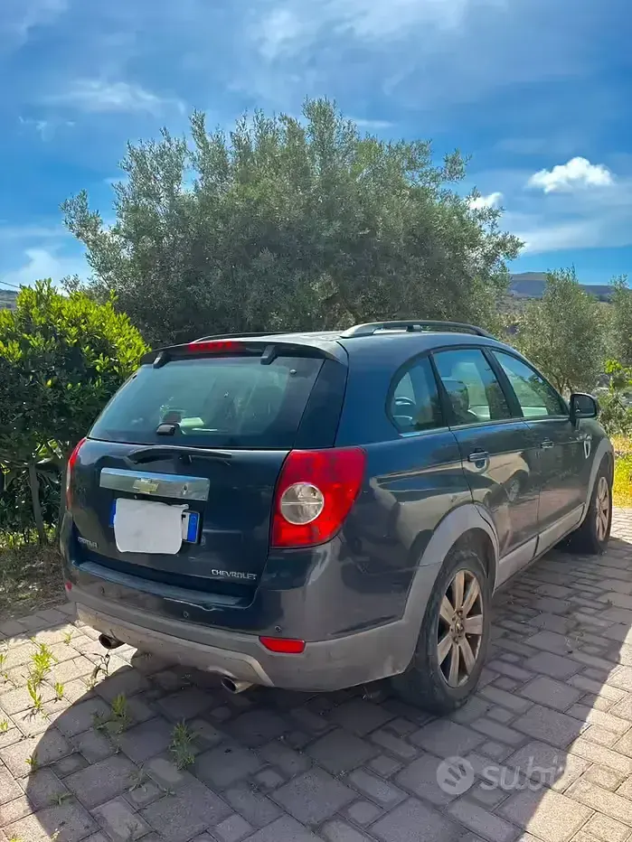 Usata Chevrolet Captiva 150 CV (110 kW) 2008 Blu SUV