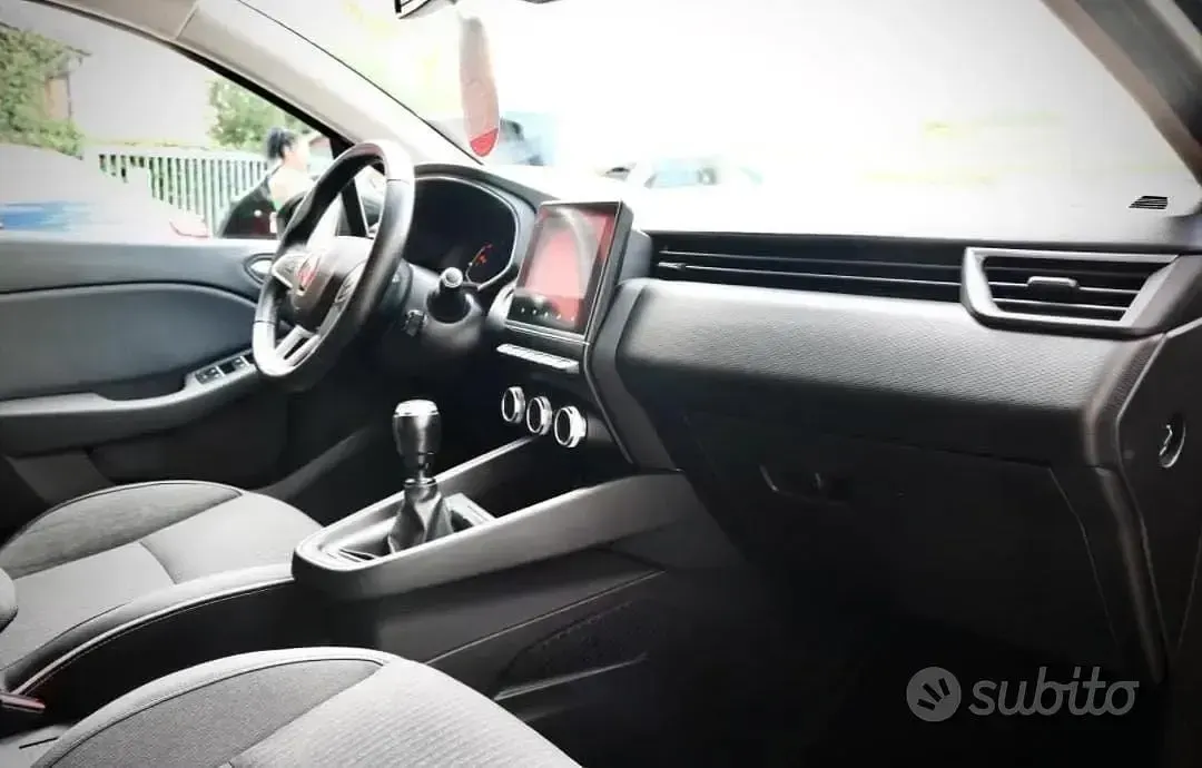 Usata Renault Clio Intens 101 CV (74 kW) 2020 Nero Utilitaria