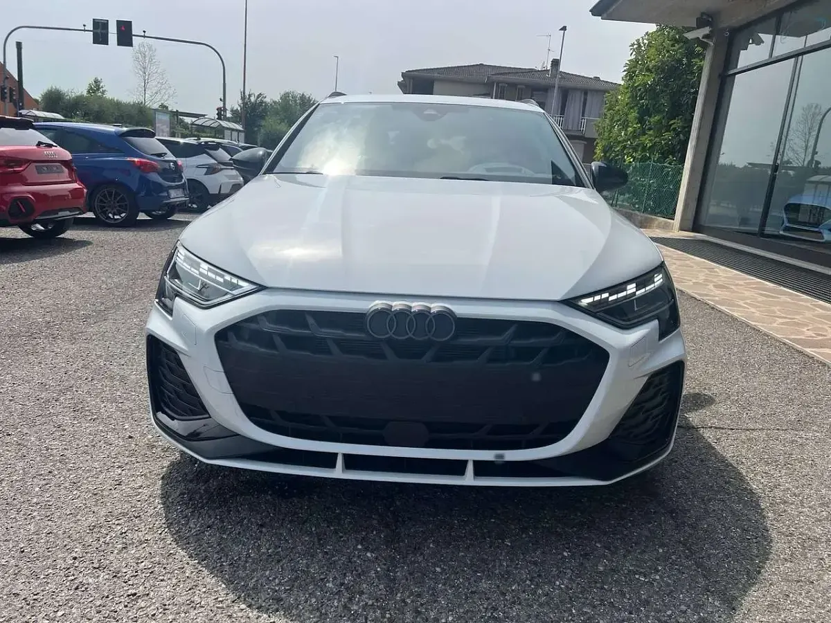 Usata Audi A3 S-Line 150 CV (110 kW) 2024 Bianco Berlina