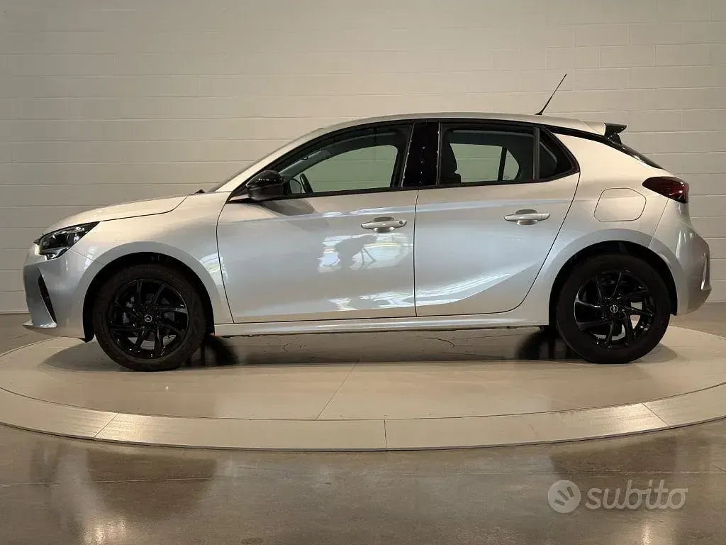 Usata Opel Corsa Design & Tech 75 CV (55 kW) 2022 Grigio Utilitaria