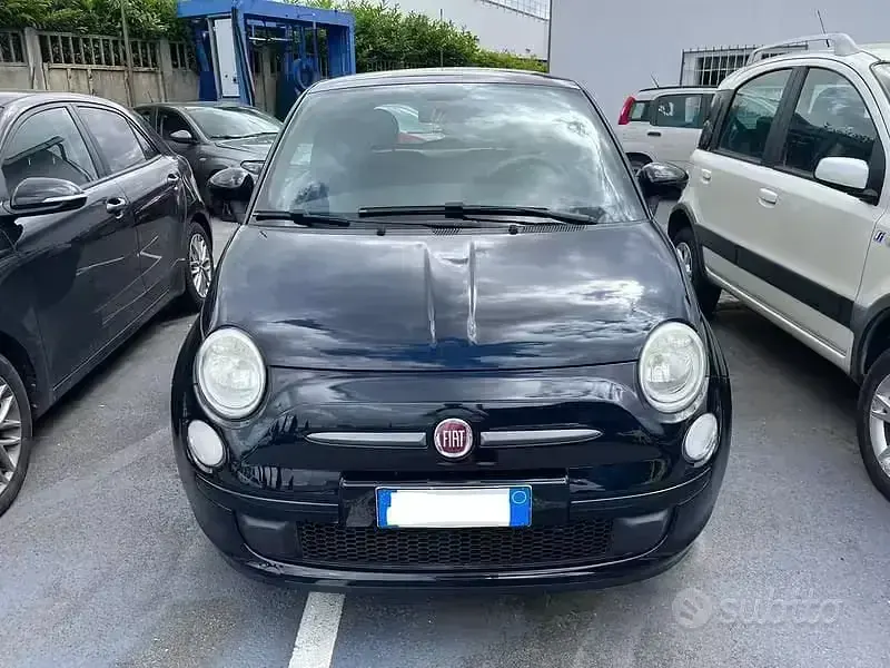 Begagnad Fiat 500 Lounge 86 HK (63 kW) 2011 Svart Sedan