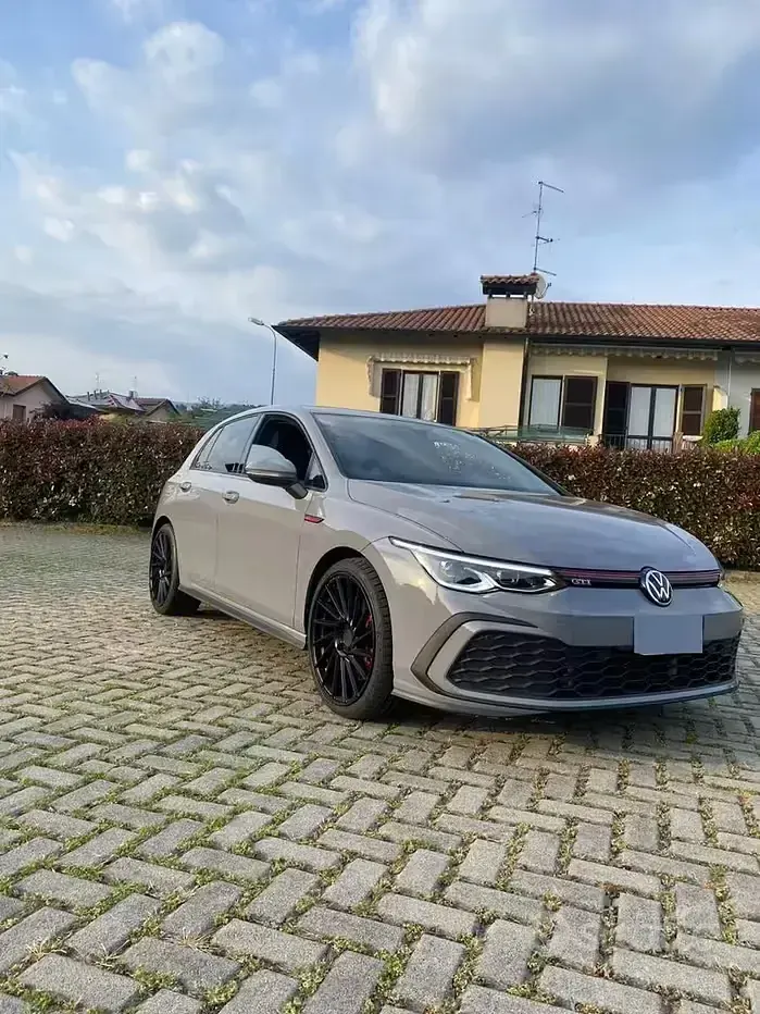 Usata VW Golf VIII GTI 245 CV (180 kW) 2020 Grigio Berlina