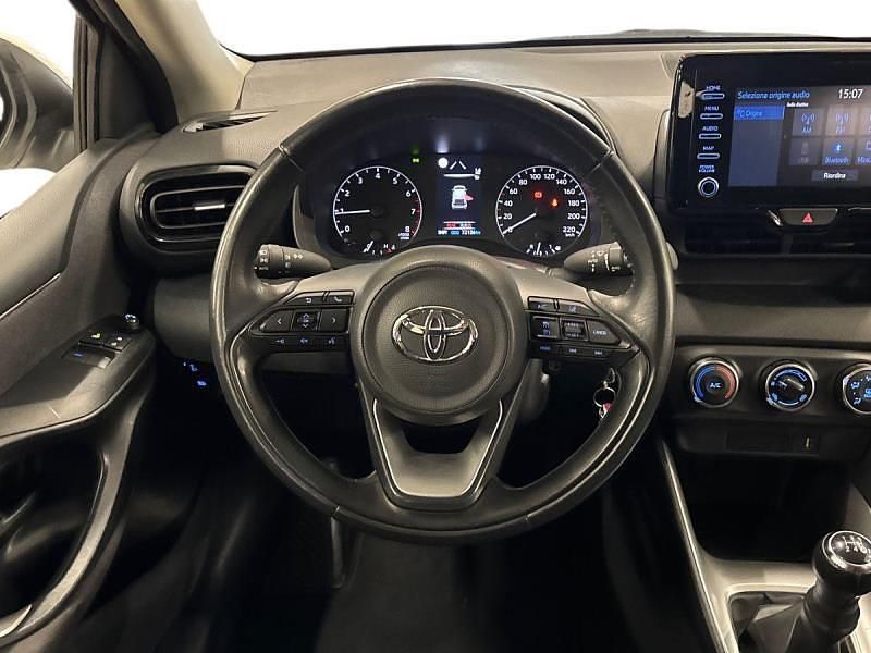Usata Toyota Yaris Business Edition 72 CV (52 kW) 2023 Bianco Berlina