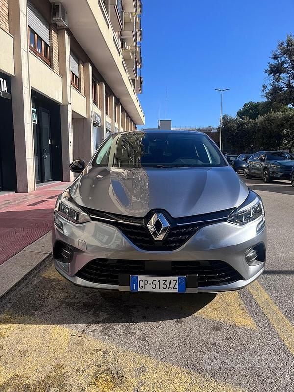 Usata Renault Clio V Evolution 101 CV (74 kW) 2023 Grigio Berlina