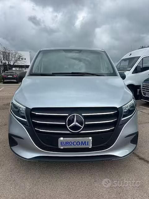 Usata Mercedes Vito 237 CV (174 kW) 2025 Grigio Furgone