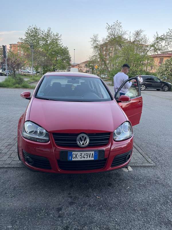 Usata 2006 VW Golf V GT Tre volumi | 4500 € (Buon prezzo) - Immagine 1/4