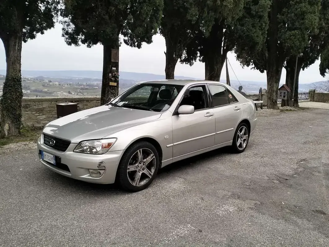 Usata Lexus IS200 155 CV (114 kW) 2001 Berlina