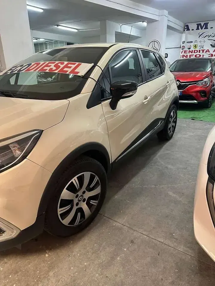 Usata Renault Captur Life 90 CV (66 kW) 2018 Beige SUV