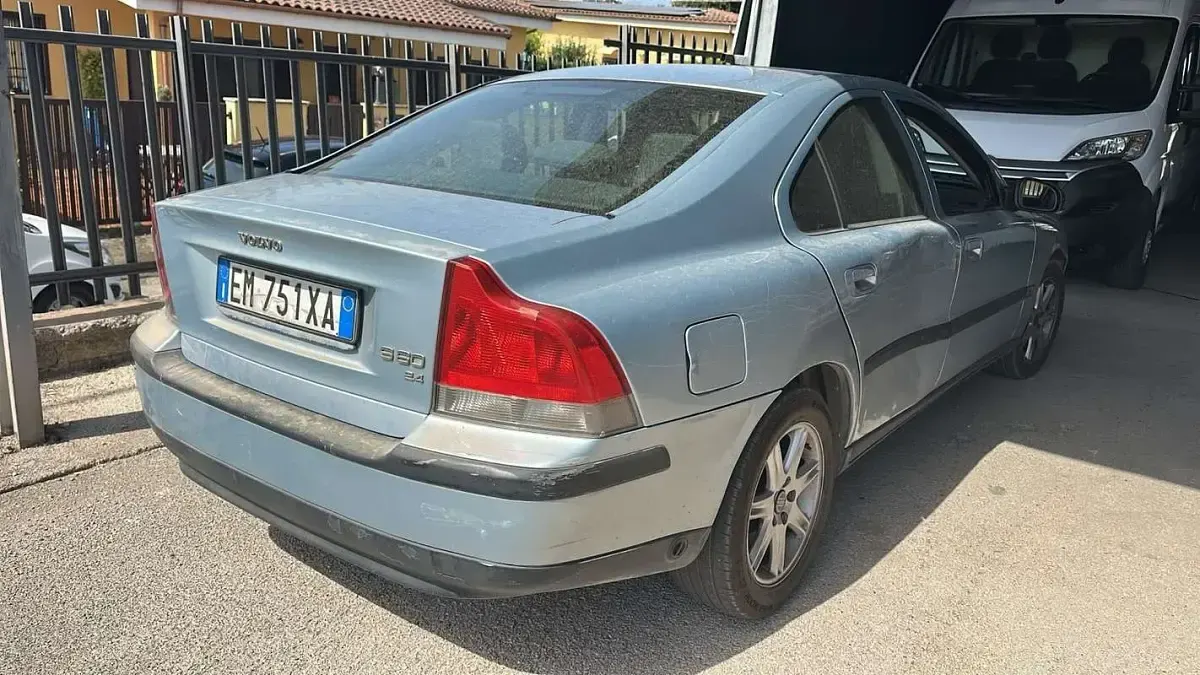 Usata Volvo S60 140 CV (102 kW) 2001 Berlina