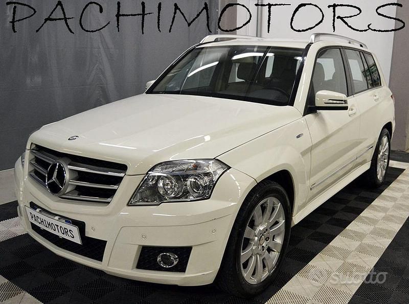 Bianco Usata 2011 Mercedes GLK200 SUV | 13.990 € (Molto cara) - Immagine 1/4