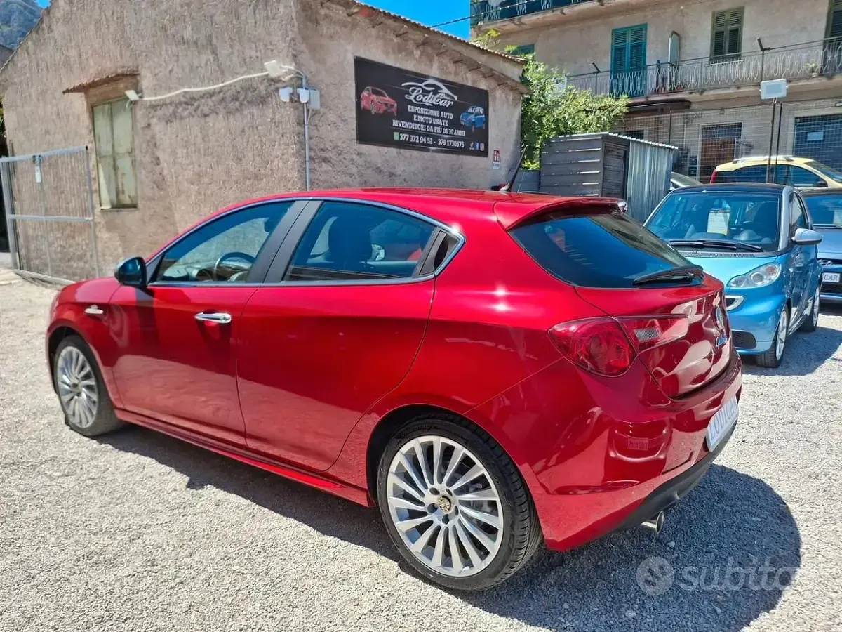 Usata Alfa Romeo Giulietta Progression 105 CV (77 kW) 2010 Rosso Utilitaria