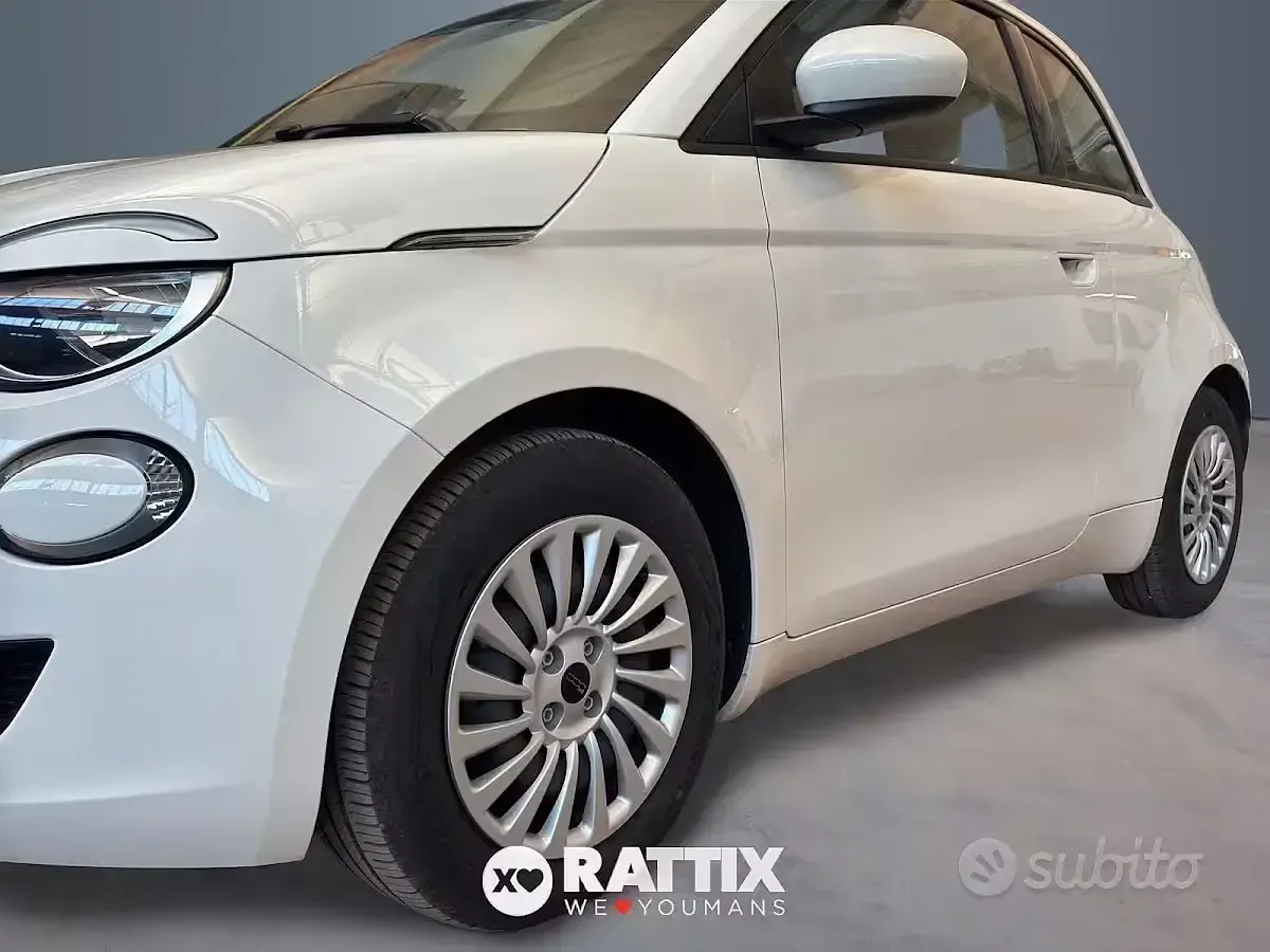 Usata Fiat 500e Icon 42 kW (58 CV) 2024 Bianco Berlina