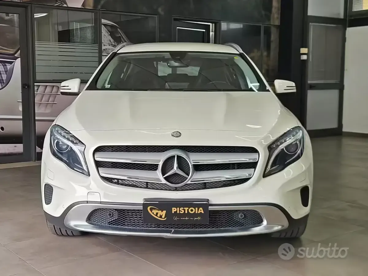 Usata Mercedes GLA200 136 CV (100 kW) 2017 Bianco SUV