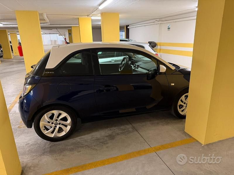 Usata Opel Adam 70 CV (51 kW) 2016 Blu Utilitaria