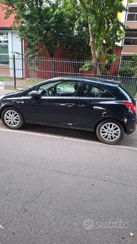 Usata Opel Corsa 2009 Nero Utilitaria