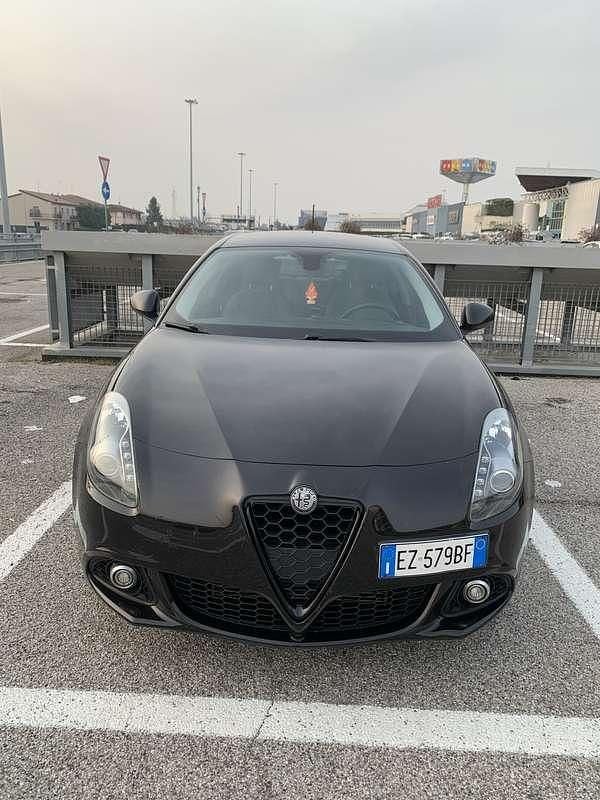 Usata Alfa Romeo Giulietta Distinctive 105 CV (77 kW) 2015 Nero Utilitaria