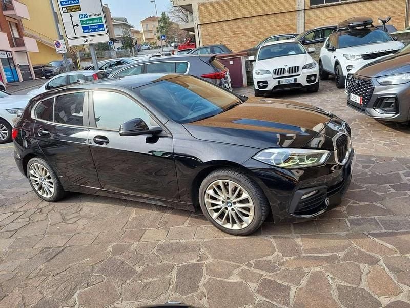 Usata BMW 118 Advantage 150 CV (110 kW) 2020 Nero Utilitaria