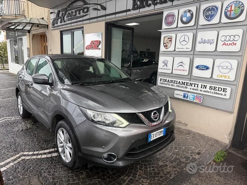 Grigio Usata 2015 Nissan Qashqai Acenta SUV | 11.800 € (Buon prezzo) - Immagine 1/4