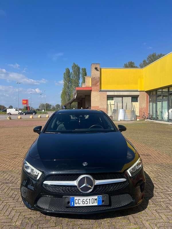 Usata 2020 Mercedes A200 Premium Tre volumi | 24.000 € (Ottimo prezzo) - Immagine 1/4