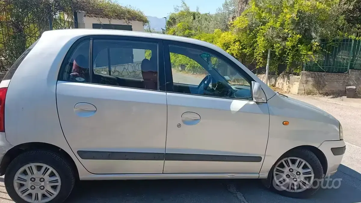 Usata Hyundai Atos 59 CV (43 kW) 2006 Grigio Utilitaria