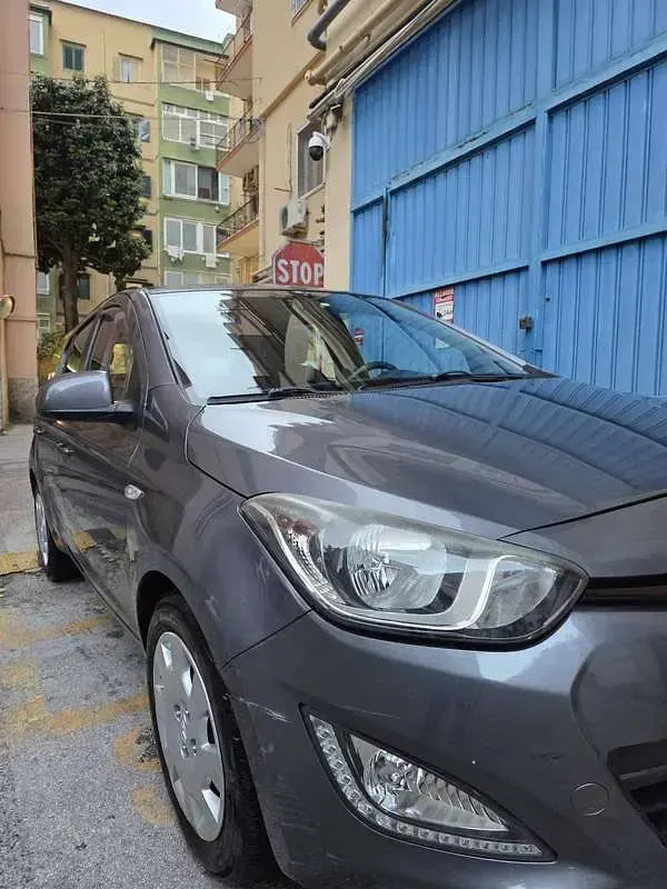Usata Hyundai i20 Classic 84 CV (61 kW) 2014 Marrone Utilitaria