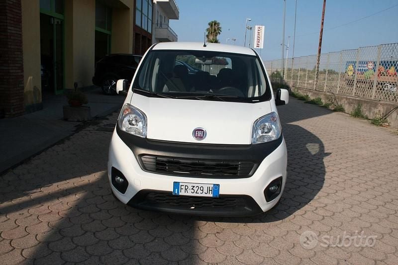 Bianco Usata 2018 Fiat Qubo Lounge Monovolume | 8900 € (Buon prezzo) - Immagine 1/4