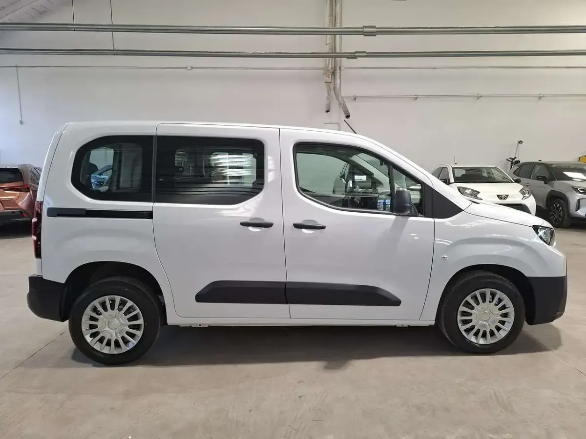 Nuova Toyota Proace City City 100 CV (73 kW) 2026 Bianco Monovolume